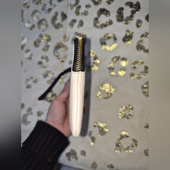 Rare Disney Cruella X Coach ZipUp Wristlet Wallet Mini Bag Purse Limited Edition - Picture 8 of 13